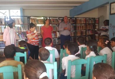 Biblioteca Pública de Sandino acoge debate sobre el impacto de las drogas en la juventud