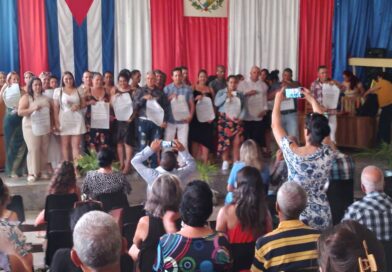 Reciben sus diplomas 29 graduados universitarios en Sandino